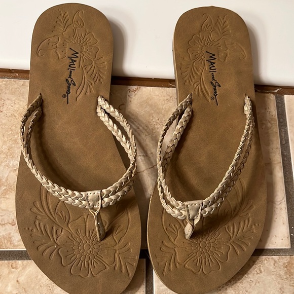 Size 7 braided flip flops - Picture 1 of 3